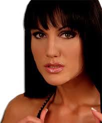 Kelly Kyle's Instagram, Twitter & Facebook