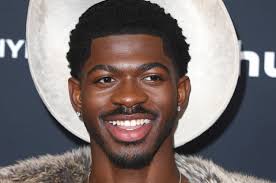 When His Computer Broke And His Hard Drive Was Stolen, This Rapper Recorded  His Entire Album At The Apple Store