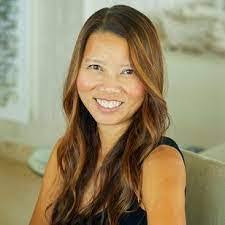 Tanya Loyd's Instagram, Twitter & Facebook