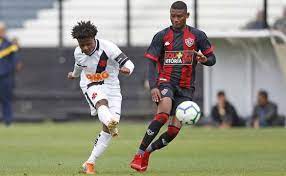 Lucas santos da silva, known as lucas santos is a brazilian soccer player who plays as an attacking midfielder or a winger for brasil de pelotas, on loan from vasco da gama. No Meio Na Ponta Chances A Expectativa E A Realidade Sobre Lucas Santos No Vasco Lance
