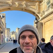 Hey... Looking for a nice steak house and English Sunday roast dinner. Any  recommendations. Thank you in advance xx