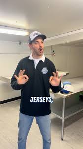 What kind of a monster wraps his Fat Bastard Pie in white death! 😡 @Jeremy  Wells 😡