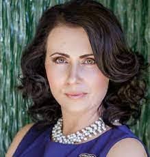 Donna Helzer's Instagram, Twitter & Facebook