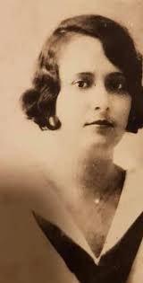 Señora Isela Boada Castillo. Hoy cumpliría 114 años , inolvidable e  inigualable en todos los sentidos . Con el permiso de Gilmita me quiero  unir a darle un merecido homenaje en este