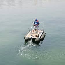 Plus, this freshwater motor is quiet, easy to use, and responsive to help you achieve your greatest fishing success every time out on the water. Hand Vs Foot Vs Remote Control Trolling Motor A Side By Side Comparison Anchor Travel