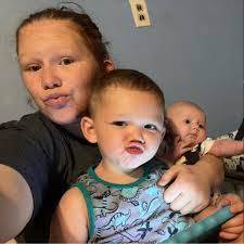 Selena Willis's Instagram, Twitter & Facebook