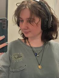 Hi!! If anyone is looking for additional roommates I'm looking for an  apartment with other girls for the 2025-2026 year! I'd love a private room  but am open to other options as