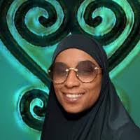 Carol Macklin's Instagram, Twitter & Facebook