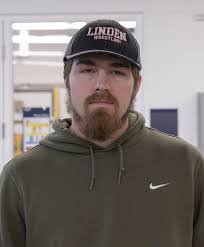 Avery Jacobs's Instagram, Twitter & Facebook