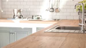 Beim einrichten einer küche kommt man nicht um die auswahl einer küchenarbeitsplatte umhin. Eine Hochwertige Arbeitsplatte Kaufen Diese Punkte Mussen Sie Beachten Heimhelden