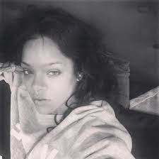 Here she's wearing just a touch of mascara but had done without. Rihanna Without Makeup Posts Selfie In Bed On Instagram Hollywood Life