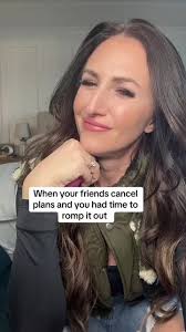 Who else needs a romp? Drop the word romp below ⬇️ and I’ll send you this  spicy fun #itscassidybybee #datenightideas #exercises