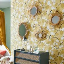 Parce Que Les Petits Ont Aussi Droit A Une Deco Pleine De Style La Tendance Retro Debarque Dans La Chamb Papier Peint Papier Peint Vinyle Papier Peint Jaune