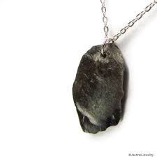 Knapped Flint Necklace Primitive Rock Pendant Natural Unisex Etsy Unisex Jewelry Men S Necklace Unisex Pendant