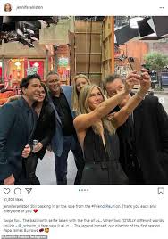 The picture in question was a selfie, which appears to have been taken by aniston herself, with five of her friends gathered around her. Jennifer Aniston Shares Bts Snaps From Friends Reunion Including David Schwimmer Meeting Biebers Duk News