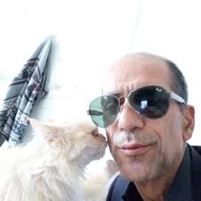 من خلال التطعيم يمكننا الحصول على عدة أصناف واشكال واللوان من الثمار في نفس  الشجرة، #التطعيم_فن يمكن تنوع الاصناف في اغلب الاشجار منها التين العنب  التوت اللوزيات وغيرها والله ولي التوفيق |