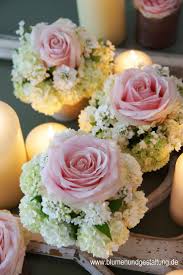 Diese Sehen Aus Wie Kleine Cupcakes So Suss Und Zierlich Yoanne Peter Hochzeit Deko Tisch Tischdeko Goldene Hochzeit Blumengestecke Hochzeit