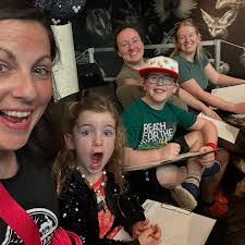 Jenna Macdonald's Instagram, Twitter & Facebook