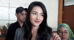 Pria yang kerap disapa arik itu mengaku memang. Rupanya Atalarik Syah Sempat Menumpang Di Rumah Tsania Marwa
