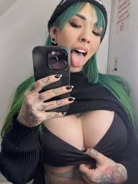 Neptuneexplainsitall 💚 on X: See you soon Chicago 😌🍕  t.co6jFK2eu7oz  X