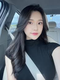 그 정도의 미모면 100년을 혼자 살아도 남자들 줄 서겠어요!