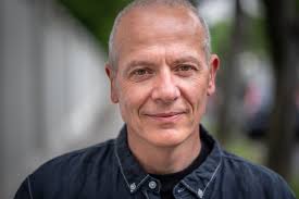 Deti sú všetkému otvorené a vidia iné veci, hovorí tvorca obrázkových kníh  Petr Horáček — Denník N