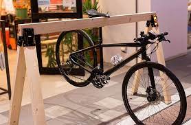 金具を取り付けるだけ 木製のスポーツバイクスタンド 自転車 自転車の収納庫 サイクル スタンド