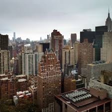 57% der deutschen haushalte zur miete, davon ein großteil in mietwohnungen. Immobilienwahn In New York Wo Der Parkplatz Eine Million Kostet Wohnen