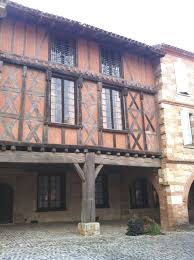 Auvillar Un Des Plus Beaux Villages De France Architecture Ancienne Architecture Medievale Tarn Et Garonne