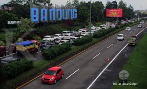 Catat Inilah Tarif Tol Terbaru Jakarta Bandung Di 2021 Situ ciburuy, kota baru parahyangan, saung lele padalarang, and stone garden. catat inilah tarif tol terbaru jakarta