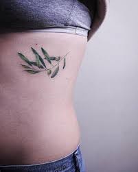 Jahrtausende lang war der olivenbaum das. Olivenzweig Tatowierungs Ideen Fur Ruhige Und Zarte Leute Beste Tattoo Ideen Oliven Tattoo Blumen Tattoo Armel Olivenzweig Tattoo