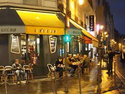 The kind of place you can show up in shorts/sweats before or after your weekend chores and feel at home. Cafe Life Beyond The Window Box
