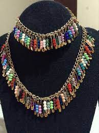 Orgu Toka Modelleri Merhabalar Arkadaslar Sizlerin Istegi Uzerine Orgu Sac Tokasi Orneklerini Paylastik Orgu Tok Boho Jewelry Bead Work Jewelry Beaded Jewelry