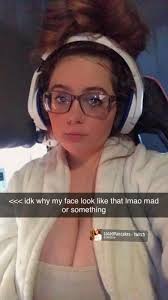 Hey guys Sierra here!!!! I'm currently LIVE 🔴 and playing RANKED WARZONE.  Come check me out and leave a follow , I do talk to chat I might be a bit  boring