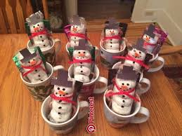 Download My Mugs Are From The Dollar Store With Donut Snowman Hot Coco And A Little Ca Kleine Geschenke Basteln Weihnachten Geschenke Hausgemachte Weihnachtsgeschenke Yellowimages Mockups