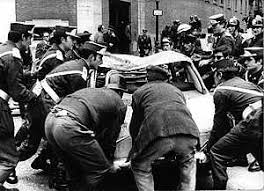 Se hizo el infierno, una lengua de fuego se nos 1987 fue el año del peor atentado de eta, el de hipercor, y del de las manifestaciones estudiantiles. Fotos Los Atentados De Eta Fotografia El Pais