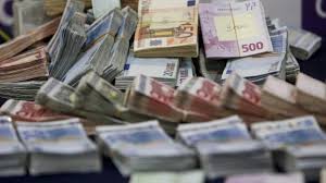 Jun 10, 2021 · rund 200 sparbücher sowie scheine im wert von insgesamt mehr als 3,5 millionen euro wurden gefunden, wie das finanzministerium in wien am donnerstag berichtete. Geldwasche Wie Aus Schmutzigem Geld Sauberes Wird Archiv