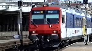 The locomotive and its matching bt model steuerwagen (translation: Sbb Cff Ffs Rbde 560 Npz Ntn A Lausanne En 1991 Youtube