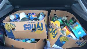 We accept any brand of dog and cat food (even if the bag is open). Food Banks For Pets The People Helping Hard Up Animal Lovers Bbc News