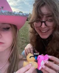 iris bean 🧡 (@iirisbean) • Instagram photos and videos