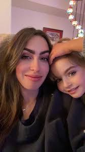 Amanda Berlemeier's Instagram, Twitter & Facebook