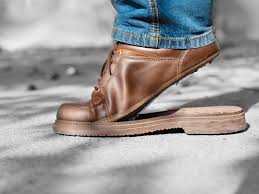 تفسير سوق الملابس في المنام ومحل الثياب في الحلم. ØªÙØ³ÙŠØ± Ø§Ù„Ø­Ø°Ø§Ø¡ Ø§Ù„Ù…Ù…Ø²Ù‚ ÙÙŠ Ø§Ù„Ù…Ù†Ø§Ù… Ù„Ù„Ø¹Ø²Ø¨Ø§Ø¡ Ù†ÙˆØ§Ø¹Ù…