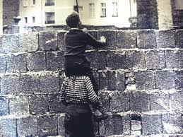 Parole scritte sul muro di berlino. Focus Di G Malgieri Trent Anni Dalla Caduta Del Muro Di Berlino Speranze E Aspirazioni Tradite Barbadillo