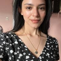 Farah Qureshi's Instagram, Twitter & Facebook