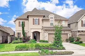 The vaulted ceiling in the living room creates a spacious feel upon entry. 11110 Glasgill Court Richmond Tx 77407