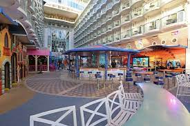Wir sind gerne für sie da! Royal Caribbean International 36 Stunden An Bord Der Allure Of The Seas Das Grosste Kreuzfahrtschiff Der Welt