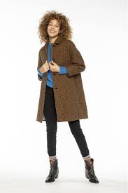 Étudiante branchée ou parisienne bobo chic, le manteau avec des carreaux a plus d'un tour dans ses poches quand on le porte avec malice. Manteau Retro A Carreaux Pour Femme En Pure Laine Trench Coat
