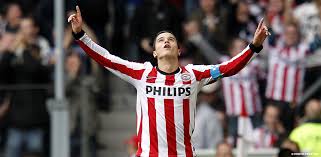 Sorry can not help it, he is just so hot :). Psv Nl Psv Lend Ibrahim Afellay A Helping Hand