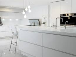 Cabinets Without Handles Kitchen Decor Jpg 600 450 Kitchen Cabinets Without Handles Kitchen Cabinet Handles Kitchen Decor Trends