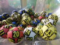 Loto 6 din 49, loto 5 din 40, loto joker, noroc, noroc plus, loz tragerile loto se vor difuza, in direct, pe romania tv, in cadrul emisiunii ro. Loto 6 49 Ultimele Ètiri Despre Rezultatele Loto 6 Din 49 Extragererile De Joi Èi DuminicÄ Numere CaÈtigÄtoare Stirileprotv Ro